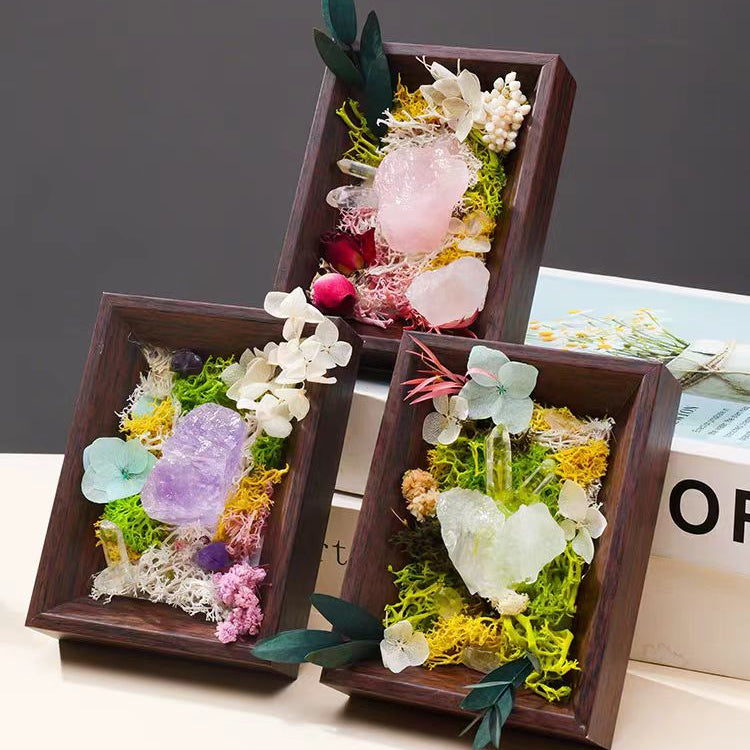 Mini Crystal Moss Frame Art – Rose Quartz & Preserved Flowers (Handmade)