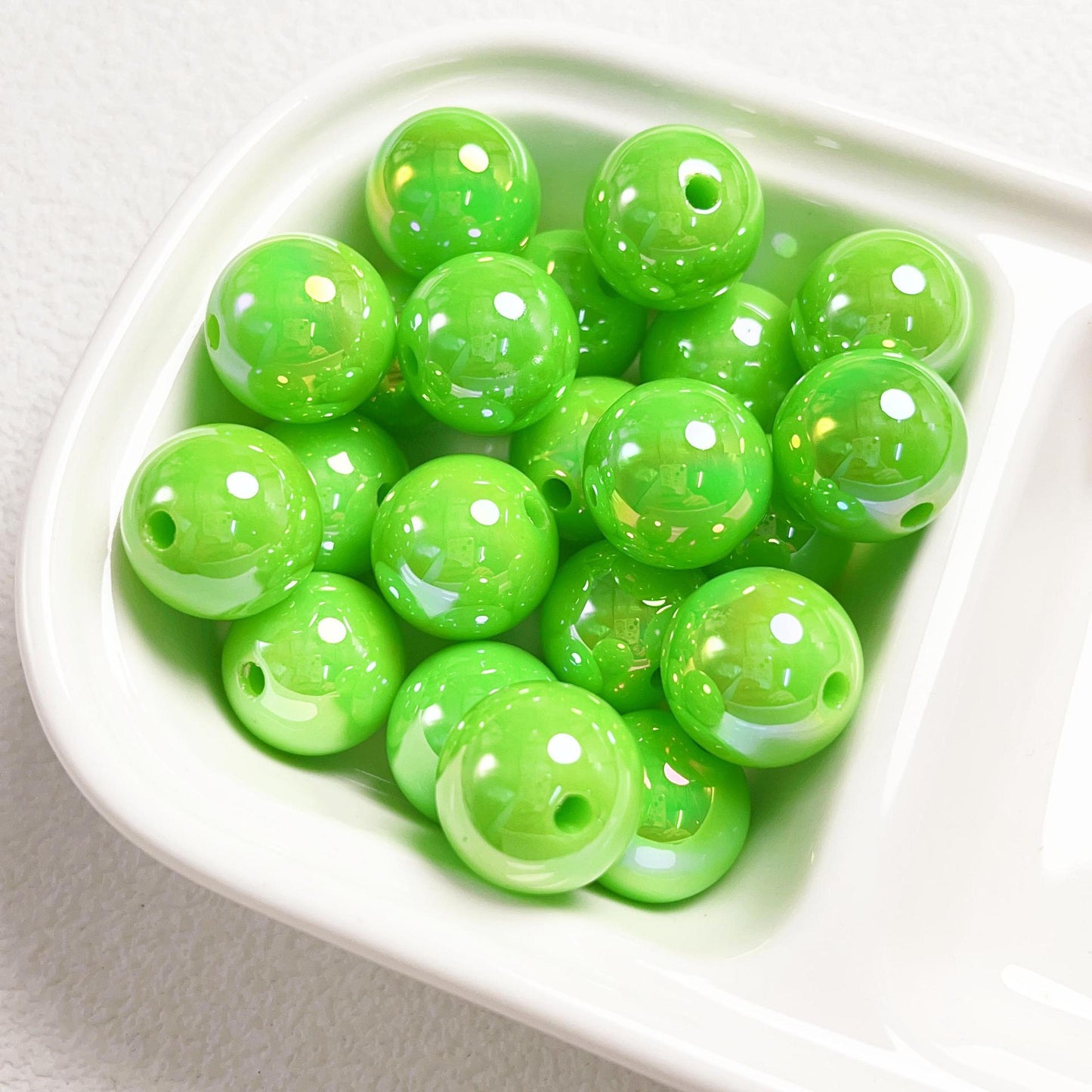 16Mm high-quality UV color-plated straight-hole round beads, beaded DIY mobile phone chain car hanging ring loose bead material jewelry accessories