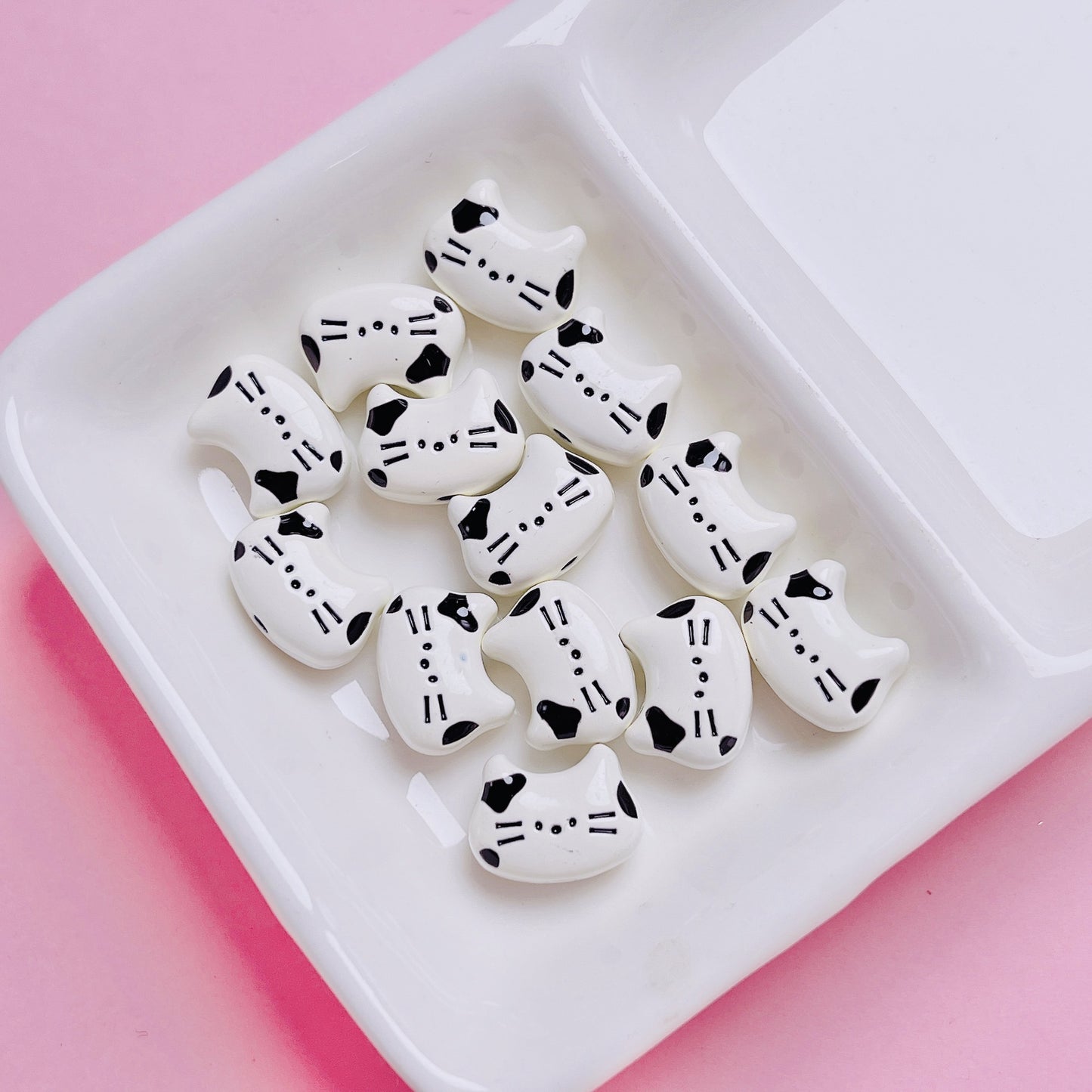 Cream Alloy Cat Head Beads, Vertical Hole Loose Beads for DIY Phone Charms, Necklaces, Pendants & Jewelry Making Supplies